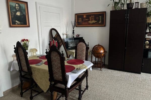 Prenájom bytu 3-izbový 76 m², T. G. Masaryka, Karlovy Vary, Karlovarský kraj Prenájom bytu 3-izbový 76 m², T. G. Masaryka, Karlovy Vary, Karlovarský kraj