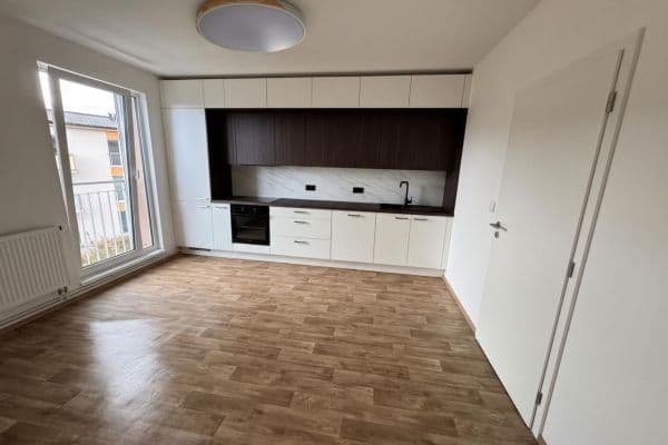 Prenájom bytu 2-izbový 41 m², Vestecká, Čelákovice Prenájom bytu 2-izbový 41 m², Vestecká, Čelákovice