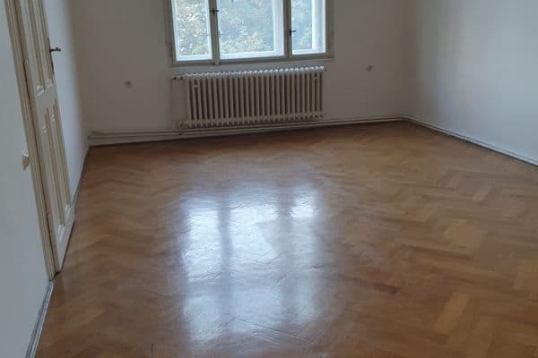 Prenájom bytu 3-izbový 100 m², U Starého hřbitova, Praha Prenájom bytu 3-izbový 100 m², U Starého hřbitova, Praha