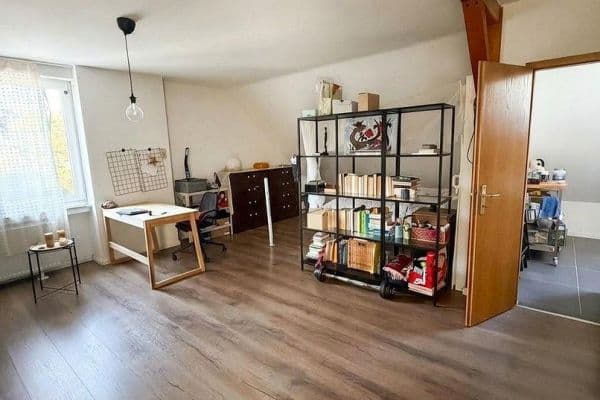 Prenájom bytu 2-izbový 55 m², Bataverstr. 28, Köln Prenájom bytu 2-izbový 55 m², Bataverstr. 28, Köln