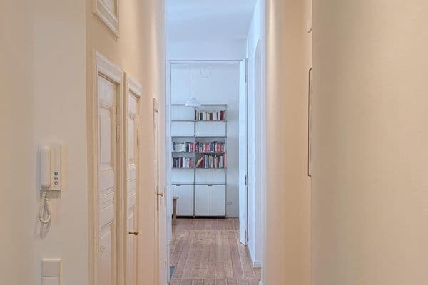 Prenájom bytu 4-izbový 85 m², Prager Str. 5, Berlin Prenájom bytu 4-izbový 85 m², Prager Str. 5, Berlin