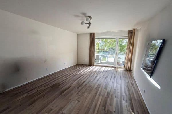 Prenájom bytu 3-izbový 92 m², Frankfurt am Main, Hesensko Prenájom bytu 3-izbový 92 m², Frankfurt am Main, Hesensko