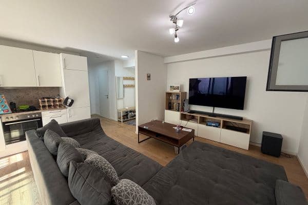 Prenájom bytu 2-izbový 64 m², Griesheim Prenájom bytu 2-izbový 64 m², Griesheim
