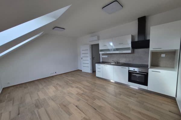 Prenájom bytu 2-izbový 45 m², Revoluční, Přeštice Prenájom bytu 2-izbový 45 m², Revoluční, Přeštice