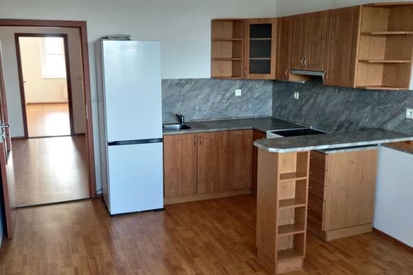 Prenájom bytu 3-izbový 74 m², Jihlavská, Praha Prenájom bytu 3-izbový 74 m², Jihlavská, Praha