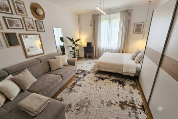 Prenájom bytu 3-izbový 88 m², Nehvizdská, Praha Prenájom bytu 3-izbový 88 m², Nehvizdská, Praha