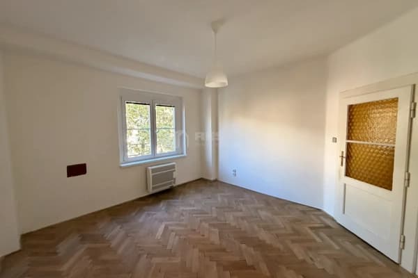 Prenájom bytu 3-izbový 60 m², Biskupcova, Praha Prenájom bytu 3-izbový 60 m², Biskupcova, Praha