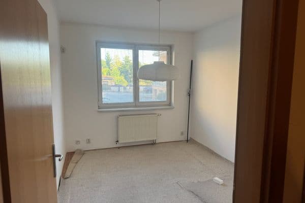 Prenájom bytu 3-izbový 84 m², Za Sídlištěm, Dolní Břežany Prenájom bytu 3-izbový 84 m², Za Sídlištěm, Dolní Břežany