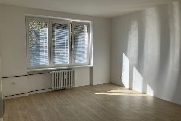 Prenájom bytu 1-izbový 37 m², Křižíkova, Olomouc Prenájom bytu 1-izbový 37 m², Křižíkova, Olomouc