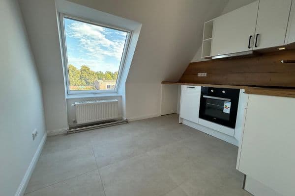 Prenájom bytu 3-izbový 90 m², München, Bavorsko Prenájom bytu 3-izbový 90 m², München, Bavorsko