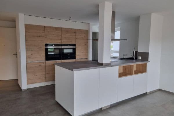 Prenájom bytu 2-izbový 76 m², Bergstr.9, Laufenburg Prenájom bytu 2-izbový 76 m², Bergstr.9, Laufenburg