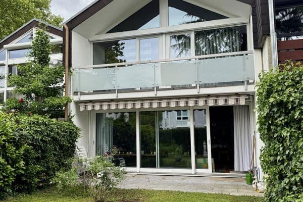 Predaj domu 119 m², pozemok 221 m², Reutlinger Straße 15, Tamm Predaj domu 119 m², pozemok 221 m², Reutlinger Straße 15, Tamm
