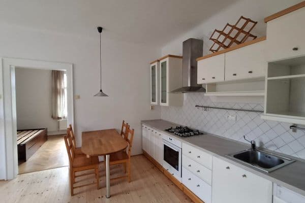 Prenájom bytu 2-izbový 54 m², Žerotínova, Praha Prenájom bytu 2-izbový 54 m², Žerotínova, Praha