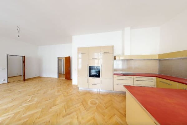 Prenájom bytu 5-izbový 155 m², Národní, Praha Prenájom bytu 5-izbový 155 m², Národní, Praha