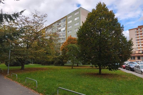 Predaj bytu 4-izbový 77 m², Hrusická, Praha Predaj bytu 4-izbový 77 m², Hrusická, Praha