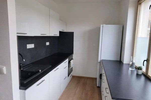 Predaj bytu 4-izbový 77 m², Hrusická, Praha Predaj bytu 4-izbový 77 m², Hrusická, Praha