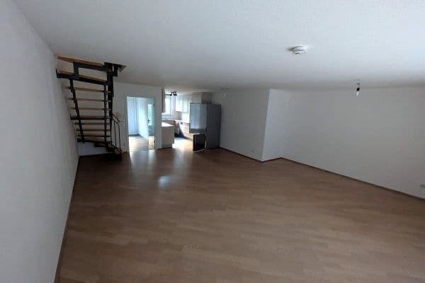 Prenájom bytu 4-izbový 120 m², Sindelfingen Prenájom bytu 4-izbový 120 m², Sindelfingen