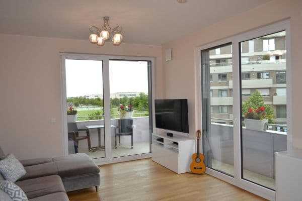 Prenájom bytu 3-izbový 87 m², Ella-Bergmann-Michel-Str. 1, Frankfurt Prenájom bytu 3-izbový 87 m², Ella-Bergmann-Michel-Str. 1, Frankfurt