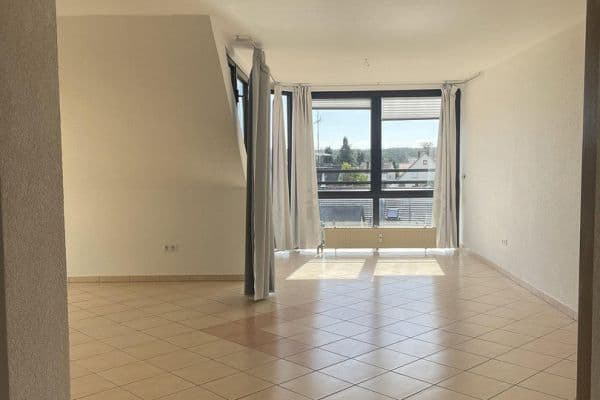 Prenájom bytu 3-izbový 80 m², Seukendorf Prenájom bytu 3-izbový 80 m², Seukendorf
