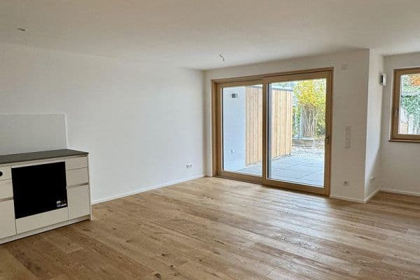 Prenájom bytu 2-izbový 72 m², Happinger Straße 66, Rosenheim, Bavorsko Prenájom bytu 2-izbový 72 m², Happinger Straße 66, Rosenheim, Bavorsko