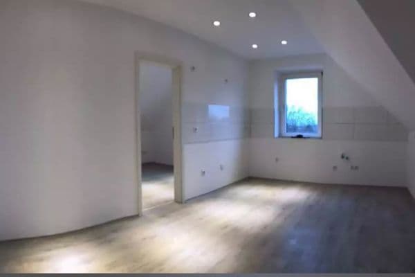 Prenájom bytu 2-izbový 45 m², Bahnhofstr. 11, Oberhausen Prenájom bytu 2-izbový 45 m², Bahnhofstr. 11, Oberhausen