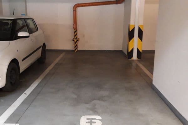 Prenájom garáže 15 m², Zrzavého, Praha Prenájom garáže 15 m², Zrzavého, Praha