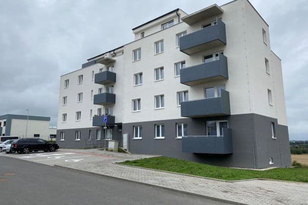 Prenájom bytu 1-izbový 40 m², Žitavská, Jihlava Prenájom bytu 1-izbový 40 m², Žitavská, Jihlava