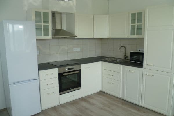 Prenájom bytu 2-izbový 52 m², Velký Osek Prenájom bytu 2-izbový 52 m², Velký Osek