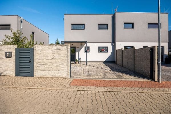Predaj domu 120 m², pozemok 480 m², Přípotoční, Bašť Predaj domu 120 m², pozemok 480 m², Přípotoční, Bašť