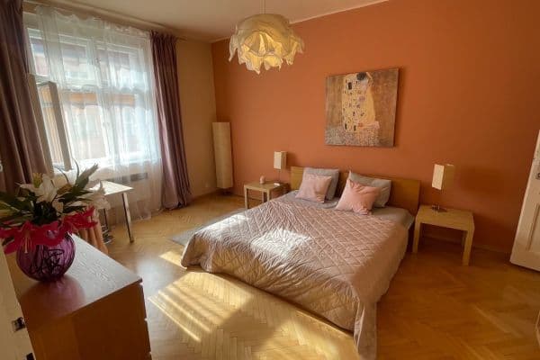Prenájom bytu 2-izbový 49 m², Písecká, Praha Prenájom bytu 2-izbový 49 m², Písecká, Praha