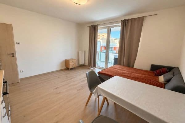 Prenájom bytu 1-izbový 35 m², Janského, Olomouc Prenájom bytu 1-izbový 35 m², Janského, Olomouc