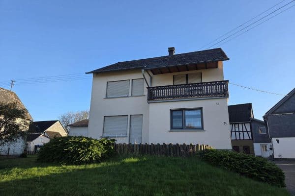 Predaj domu 158 m², pozemok 1.674 m², Hauptstraße 31, Heinzenbach Predaj domu 158 m², pozemok 1.674 m², Hauptstraße 31, Heinzenbach
