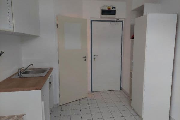 Prenájom bytu 1-izbový 15 m², Šedova, Praha Prenájom bytu 1-izbový 15 m², Šedova, Praha