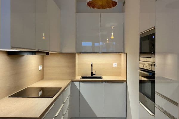 Prenájom bytu 2-izbový 64 m², K Metru, Prague Prenájom bytu 2-izbový 64 m², K Metru, Prague