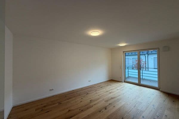 Prenájom bytu 2-izbový 58 m², Unterbiberger Straße 76, München, Bavorsko Prenájom bytu 2-izbový 58 m², Unterbiberger Straße 76, München, Bavorsko