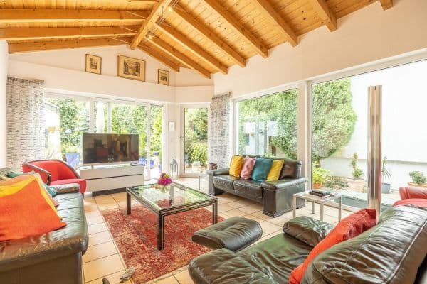 Prenájom bytu 2-izbový 95 m², Aachen, Severné Porýnie - Westfálsko Prenájom bytu 2-izbový 95 m², Aachen, Severné Porýnie - Westfálsko