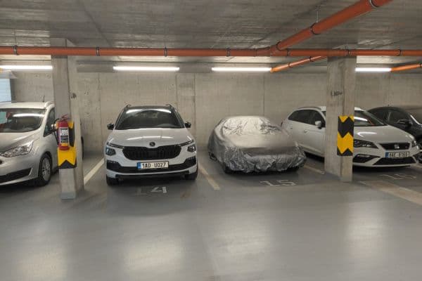 Prenájom garáže 13 m², Prenájom garáže 13 m²,