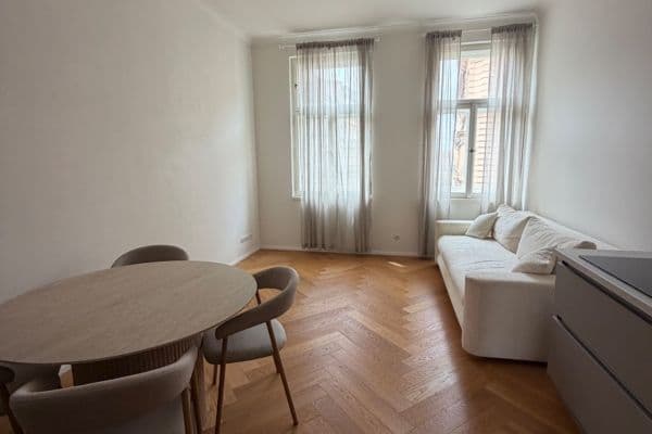 Prenájom bytu 2-izbový 58 m², Lublaňská, Praha Prenájom bytu 2-izbový 58 m², Lublaňská, Praha