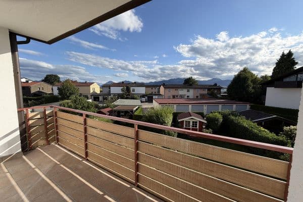 Prenájom bytu 3-izbový 90 m², Schwarzenbergstrasse 13, Rosenheim/ Pang, Bavorsko Prenájom bytu 3-izbový 90 m², Schwarzenbergstrasse 13, Rosenheim/ Pang, Bavorsko