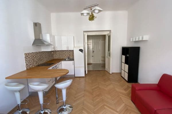 Prenájom bytu 2-izbový 55 m², Kafkova, Praha Prenájom bytu 2-izbový 55 m², Kafkova, Praha