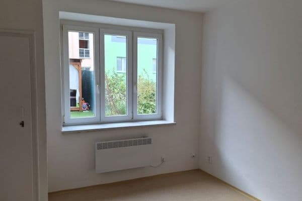Prenájom bytu 2-izbový 45 m², Střední, Brno Prenájom bytu 2-izbový 45 m², Střední, Brno