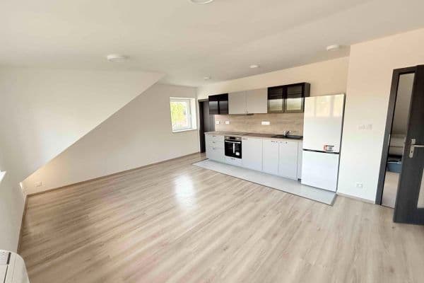 Prenájom bytu 3-izbový 56 m², U Zvoničky, Nymburk Prenájom bytu 3-izbový 56 m², U Zvoničky, Nymburk