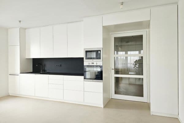 Prenájom bytu 4-izbový 92 m², Na Rozdílu, Praha Prenájom bytu 4-izbový 92 m², Na Rozdílu, Praha