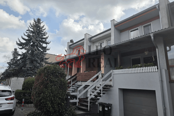 Prenájom domu 120 m², pozemok 306 m², Petra Fastra, Říčany Prenájom domu 120 m², pozemok 306 m², Petra Fastra, Říčany