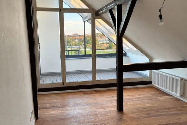 Prenájom bytu 4-izbový 120 m², Berliner Straße 124, Köln, Severné Porýnie - Westfálsko Prenájom bytu 4-izbový 120 m², Berliner Straße 124, Köln, Severné Porýnie - Westfálsko