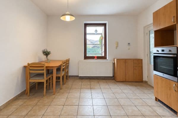 Prenájom bytu 2-izbový 100 m², V chaloupkách, Lety Prenájom bytu 2-izbový 100 m², V chaloupkách, Lety