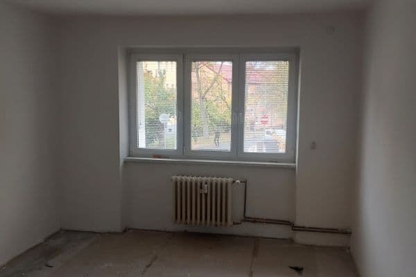 Prenájom bytu 2-izbový 65 m², Klínovecká, Ostrov Prenájom bytu 2-izbový 65 m², Klínovecká, Ostrov