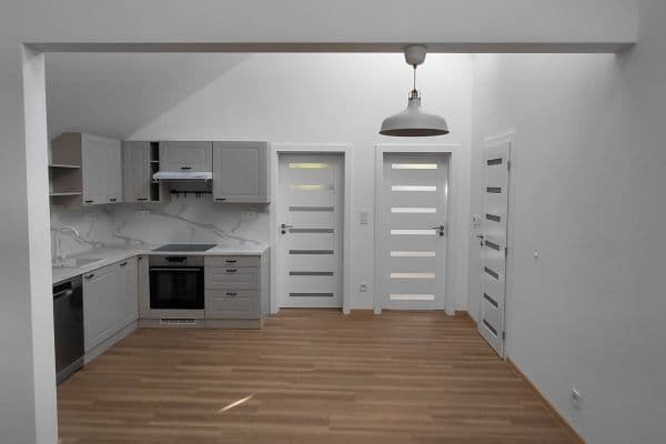 Prenájom domu 130 m², pozemok 155 m², Jednostranná, Praha Prenájom domu 130 m², pozemok 155 m², Jednostranná, Praha