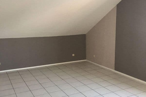 Prenájom bytu 4-izbový 112 m², Sinntal, Hesensko Prenájom bytu 4-izbový 112 m², Sinntal, Hesensko