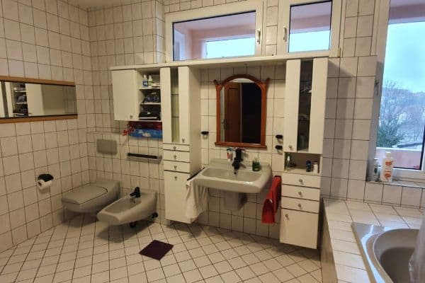 Prenájom bytu 4-izbový 126 m², Fröhnstraße 61, Pirmasens, Porýnie-Falcko Prenájom bytu 4-izbový 126 m², Fröhnstraße 61, Pirmasens, Porýnie-Falcko